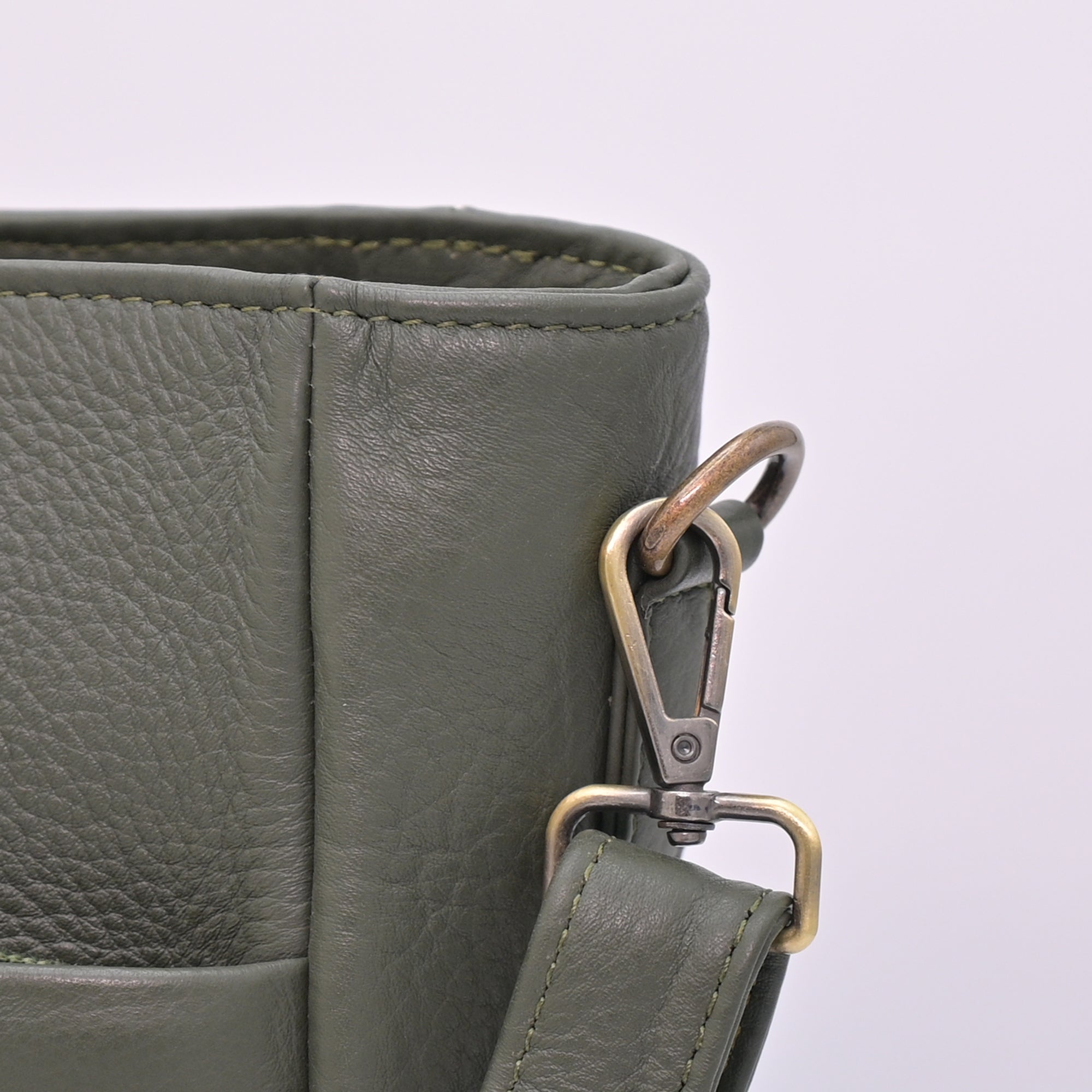 Ladies Natural Mild Leather Bag (GREEN)
