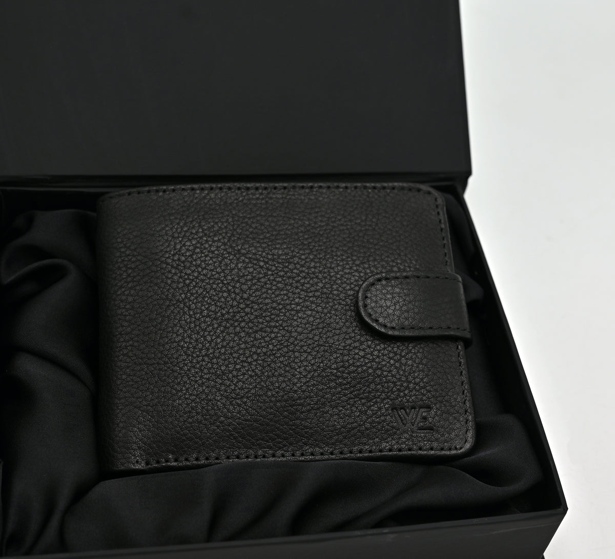 Classic Button Leather Wallet (CB001)