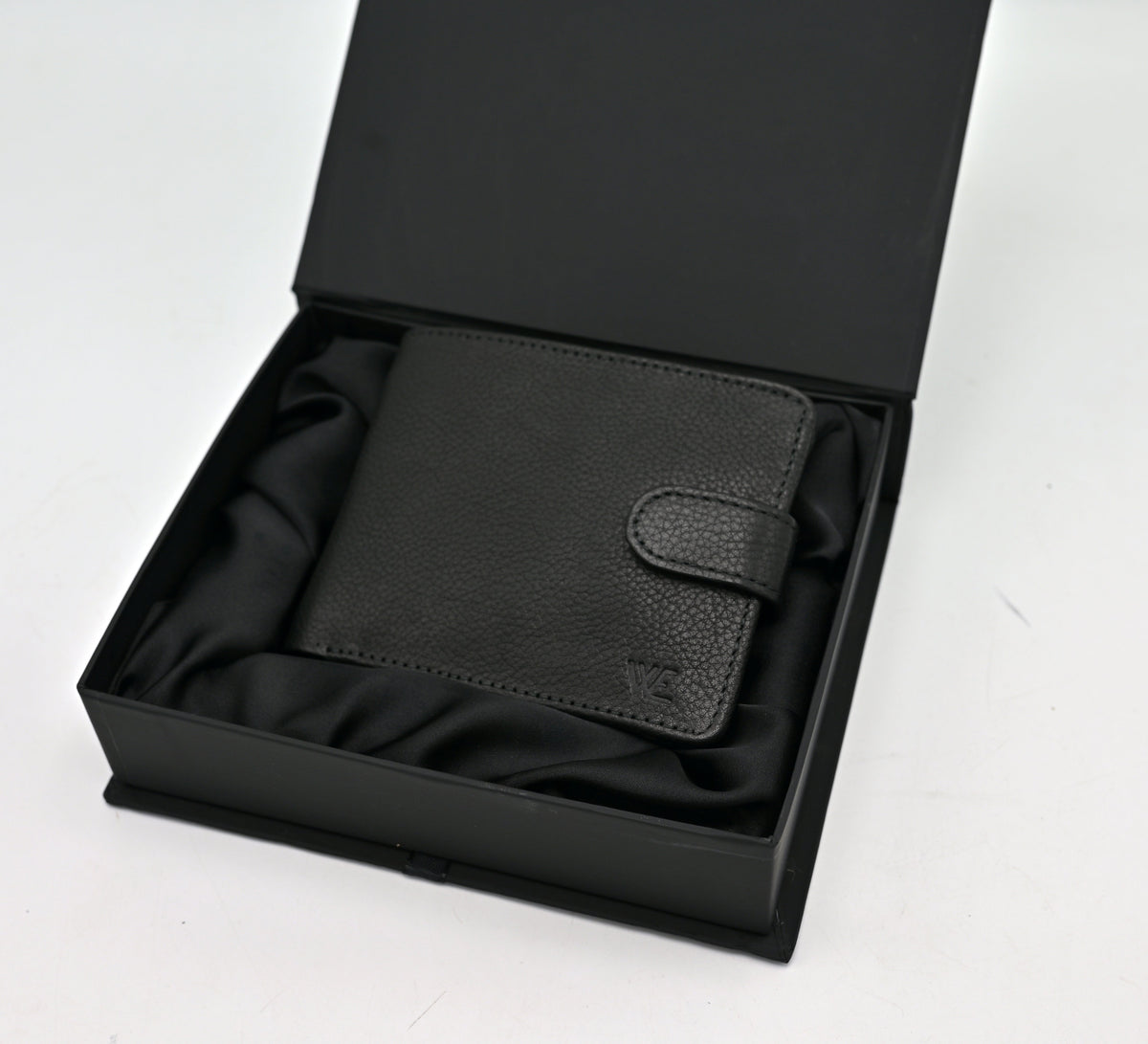 Classic Button Leather Wallet (CB001)