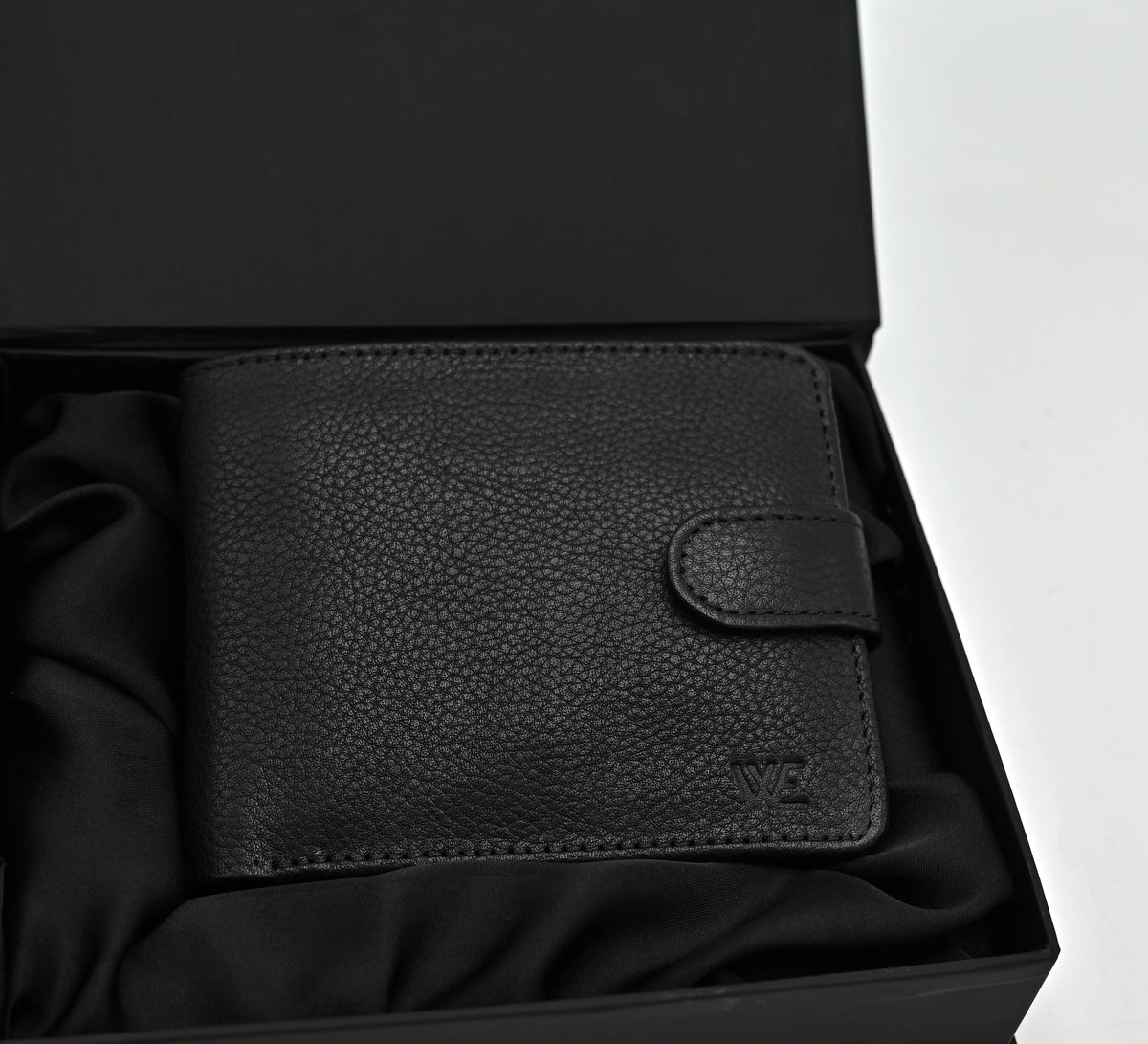Classic Button Leather Wallet (CB001)