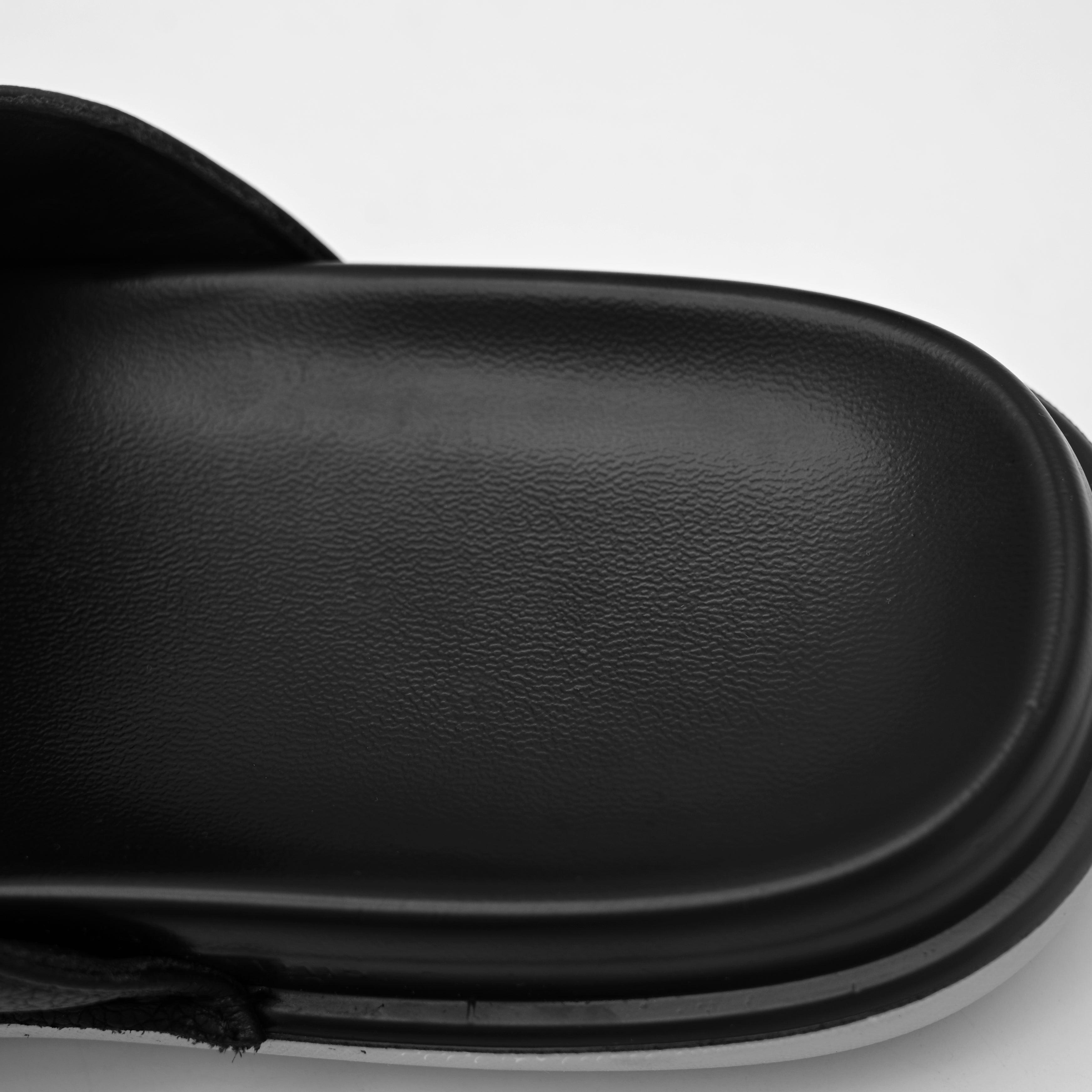ComfortStep Leather Slippers (Black01)