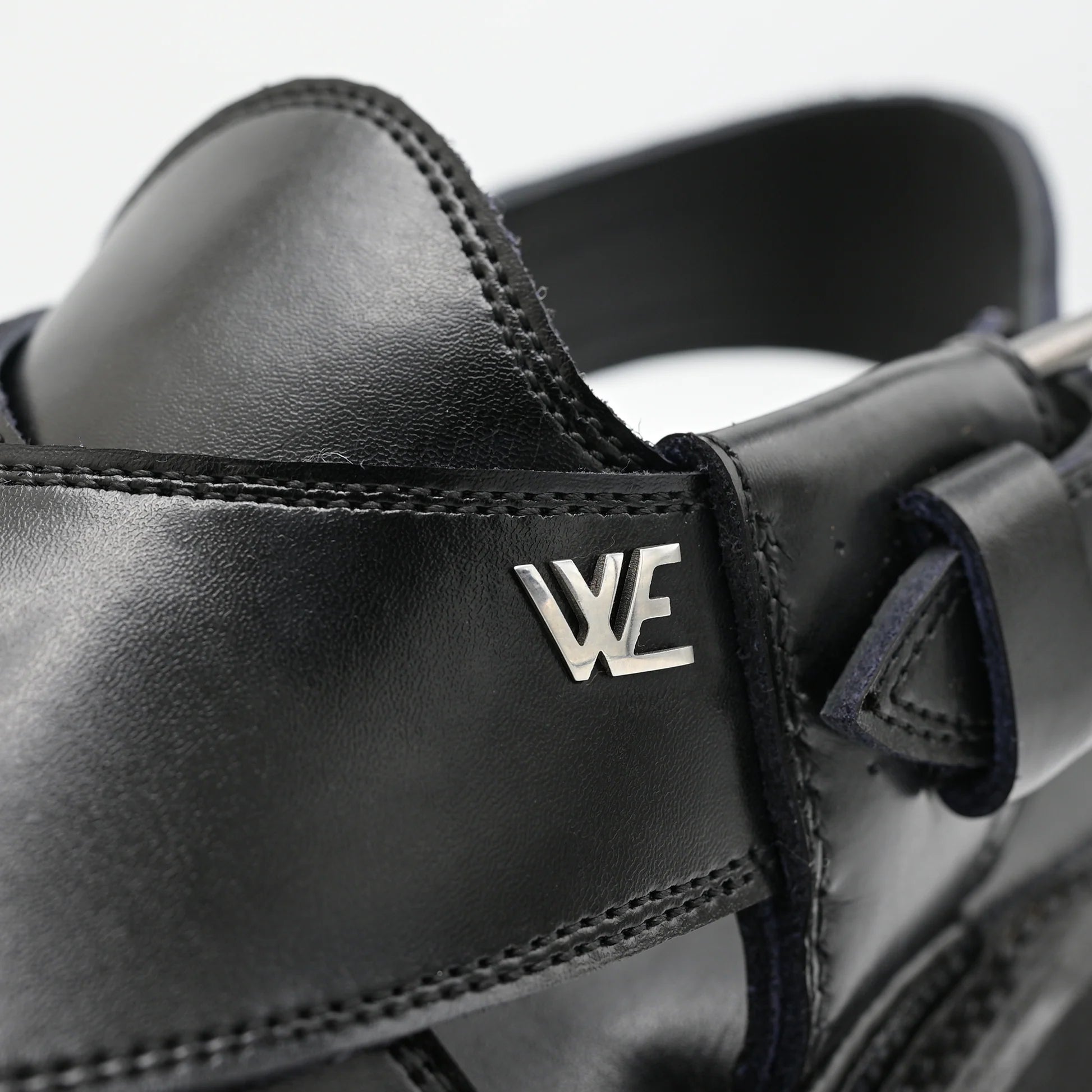 Kaptan hand made chappal Black