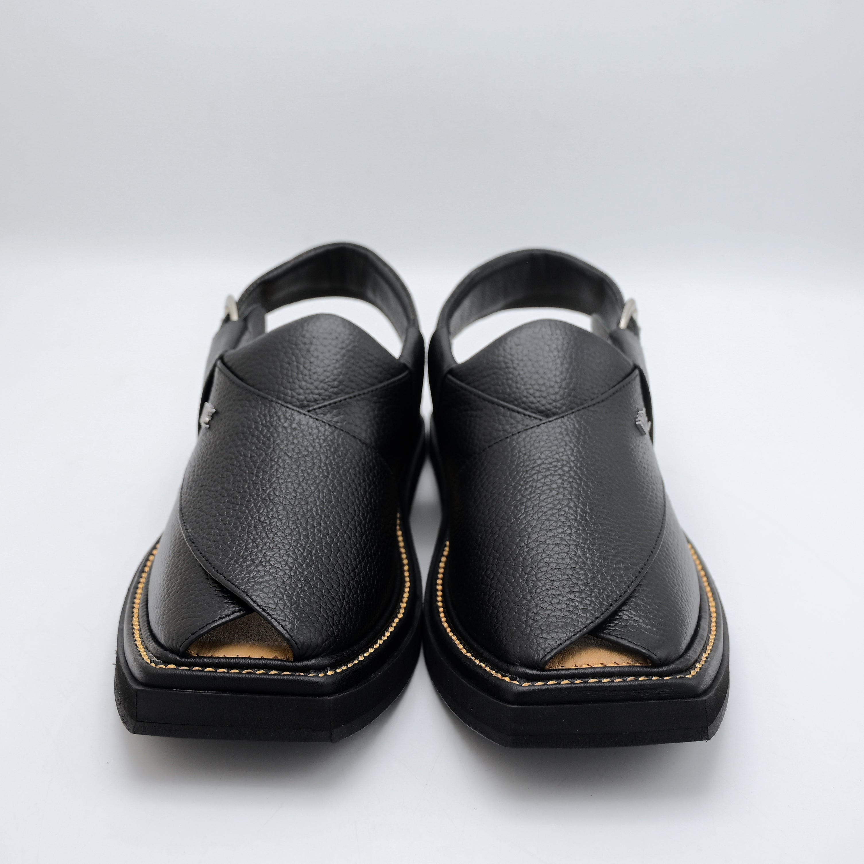 Kaptan Medicated Chappal (Black)