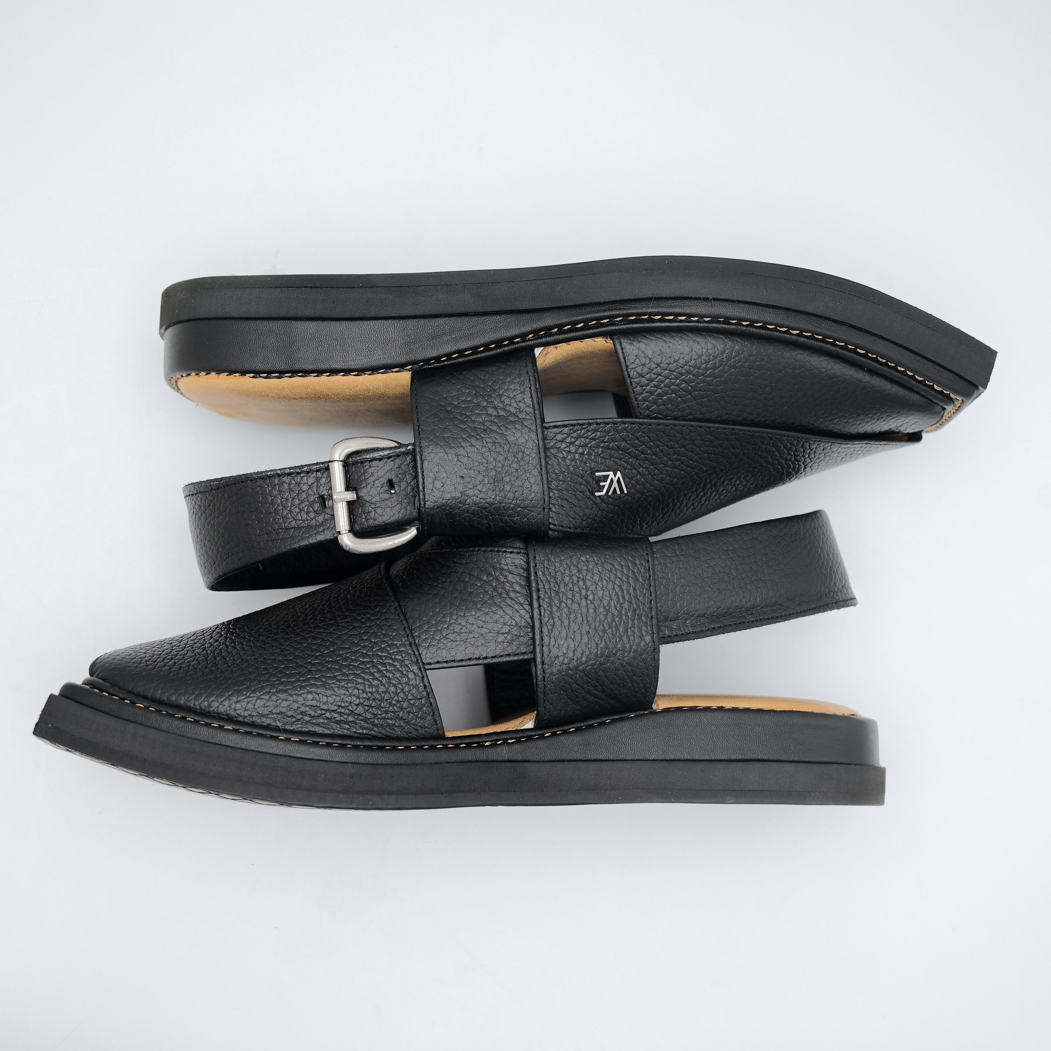 Kaptan Medicated Chappal (Black)