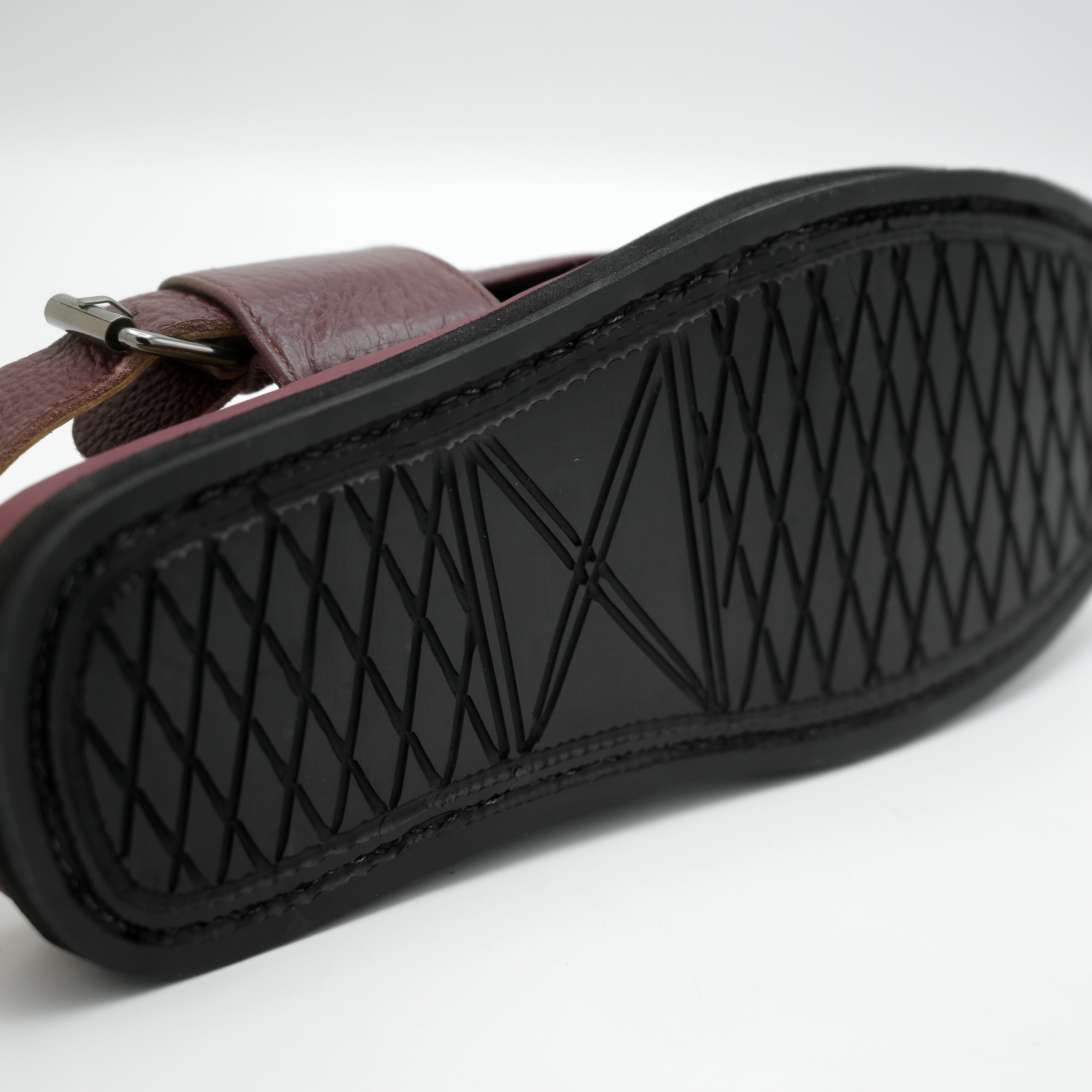 Kaptan Medicated Chappal (Mahroon)