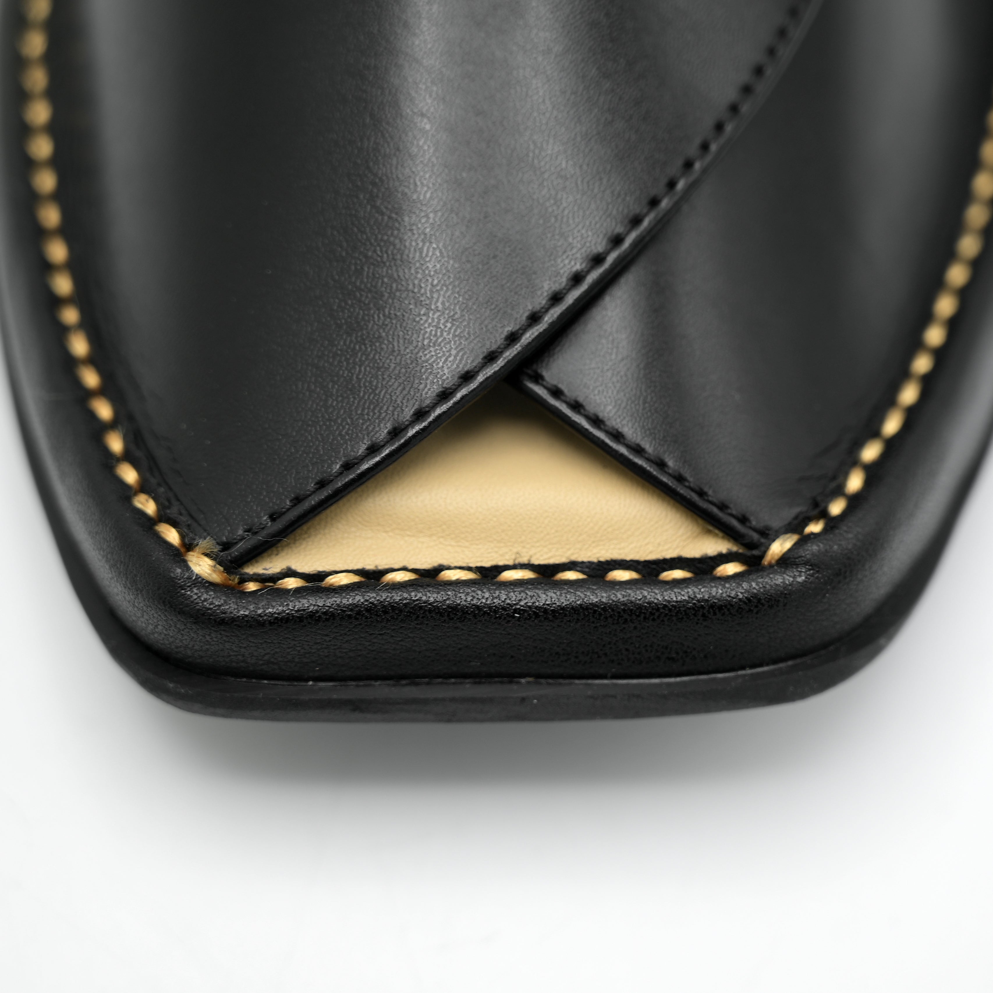 Medicated Heel Step Leather Chappal MHS03 (Black)